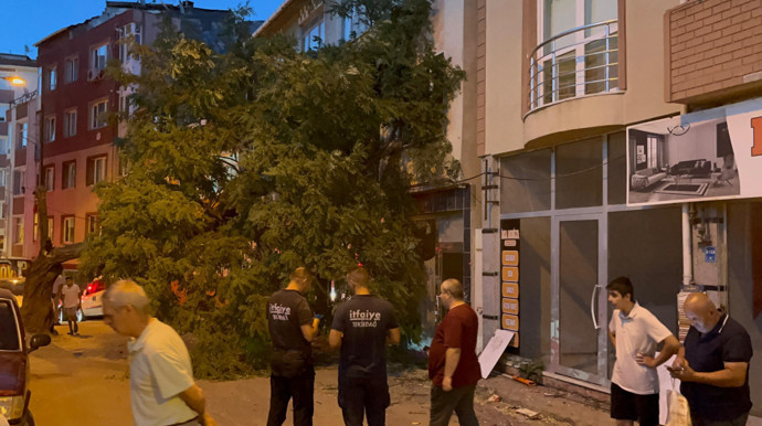 Tekirdağ'da bir garip olay: Balkonda kahve içiyordu! Başına öyle bir şey geldi ki... - Resim : 1