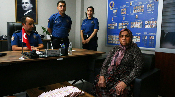 Annesine sürpriz yapmak istedi: Hayatının şokunu yaşadı! - Resim : 1