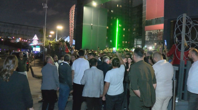 CHP İstanbul İl Başkanlığı’nda sıcak saatler! tv100 Muhabiri son gelişmeleri aktardı - Resim : 2