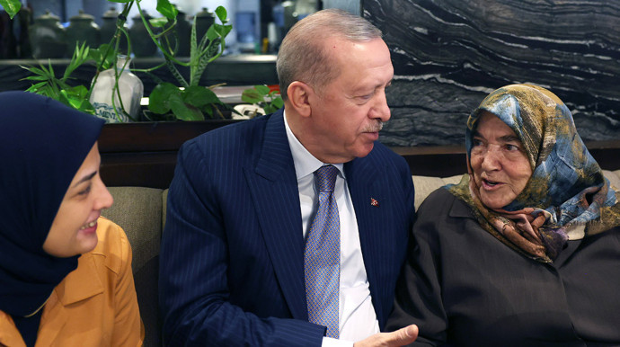 Cumhurbaşkanı Erdoğan'dan sürpriz kafe ziyareti! Vatandaşlarla sohbet etti - Resim : 3