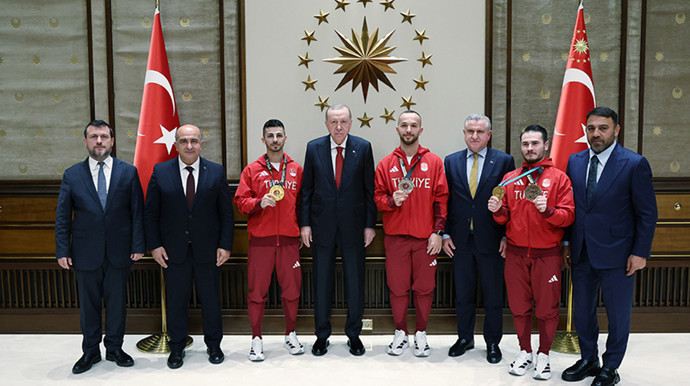 Cumhurbaşkanı Erdoğan madalya kazanan sporcuları kabul etti - Resim : 1