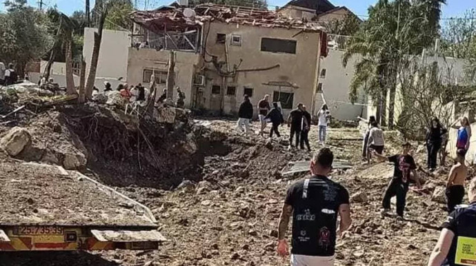 Orta Doğu'da kıyamet provası! İran'dan İsrail'e füze yağmuru: 100 kilogramdan fazla patlayıcı... Evler yerle bir oldu! - Resim : 1