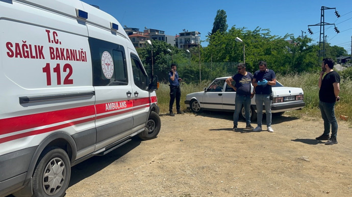 Ailesi saatlerce haber alamadı! Ekipler otomobilde buldu! Kesici aletle yaralanmış - Resim : 1