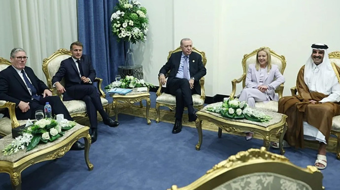 Cumhurbaşkanı Erdoğan’ın tavsiyesine uydu: Meloni sigarayı bıraktı - Resim : 2