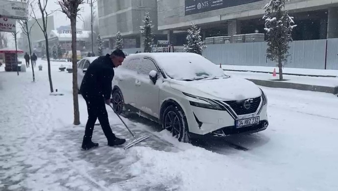 Ağrı'nın o ilçesinde uzun bir aranın ardından etkili oldu. Vatandaşlar zor anlar yaşadı - Resim : 1