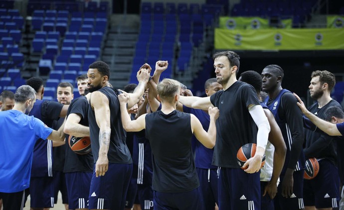 Yolun sonu şampiyonluk olsun! Fenerbahçe Beko, Final Four için Abu Dabi'yi gitti - Resim : 1