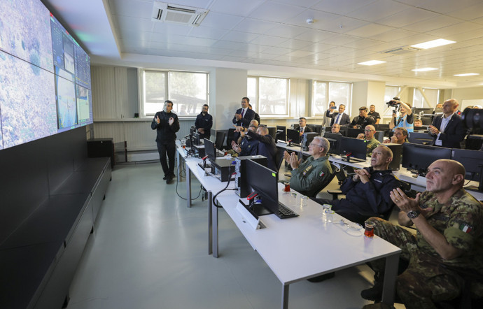 Baykar'a İtalya Savunma Bakanlığı'ndan ziyaret! İtalyan heyete nefes kesen gösteri - Resim : 2