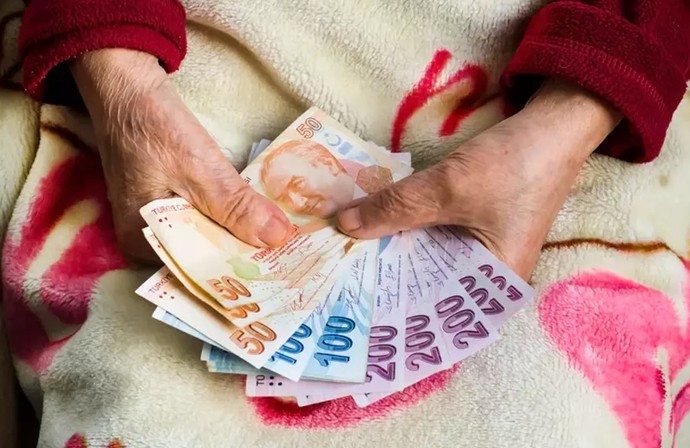 Ara zam geliyor! Bakan Işıkhan ilk sinyali verdi… Milyonlarca emekli ve asgari ücretlinin kulağı oradaydı! - Resim : 2