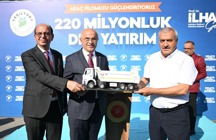Yeşilyurt Belediyesi 31 yeni iş makinesi aldı! Toplam değerleri 220 milyon TL - Resim : 2