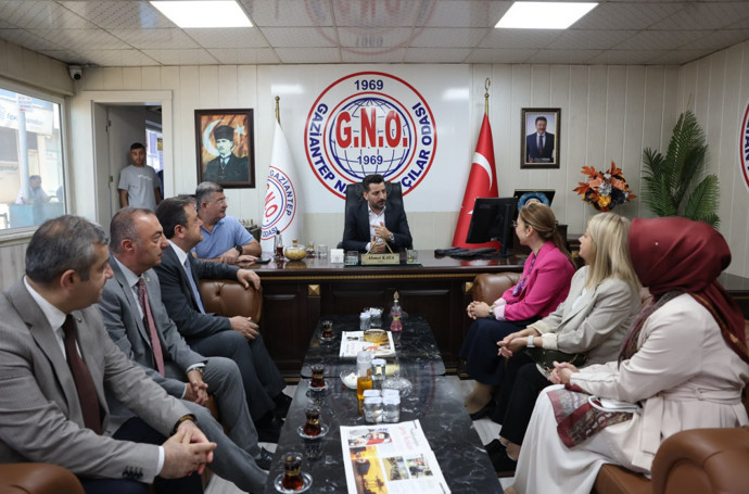 AK Parti Gaziantep teşkilatından esnaf ve STK’lara ziyaret! Fedaioğlu: Ortak akılla çözüm üretmeye devam edeceğiz - Resim : 4