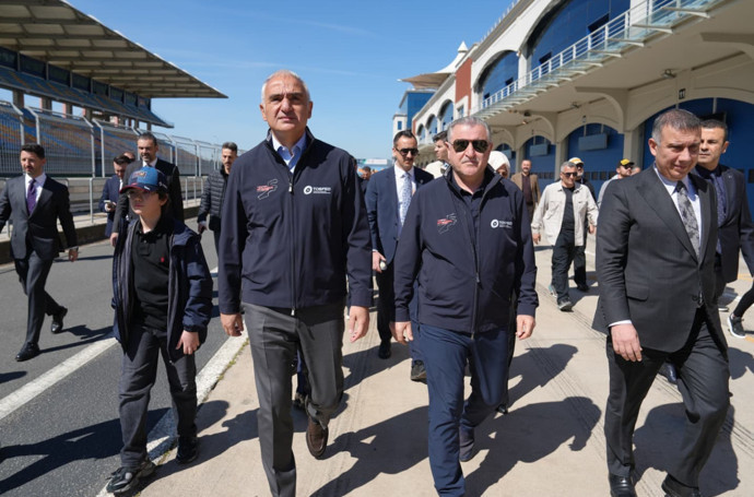 Formula 1 yıllar sonra geri dönüyor! Bakan Ersoy müjdeyi verdi: İstanbul Park'ta dev organizasyon! - Resim : 1