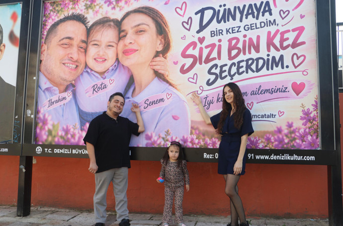 Engelleri sevgisiyle aştı, aşkını şehrin billboardlarına taşıdı: Bu dersin finali yok! - Resim : 3