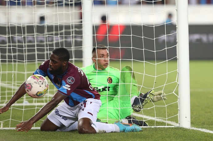 Trabzonspor - Galatasaray maçında kazanan olmadı - Resim : 1