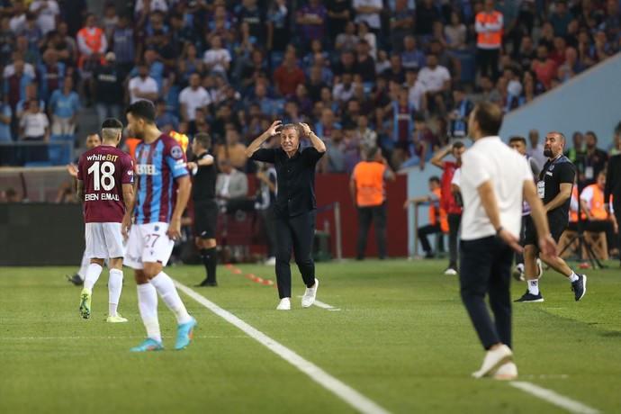 Trabzonspor - Galatasaray maçında kazanan olmadı - Resim : 5