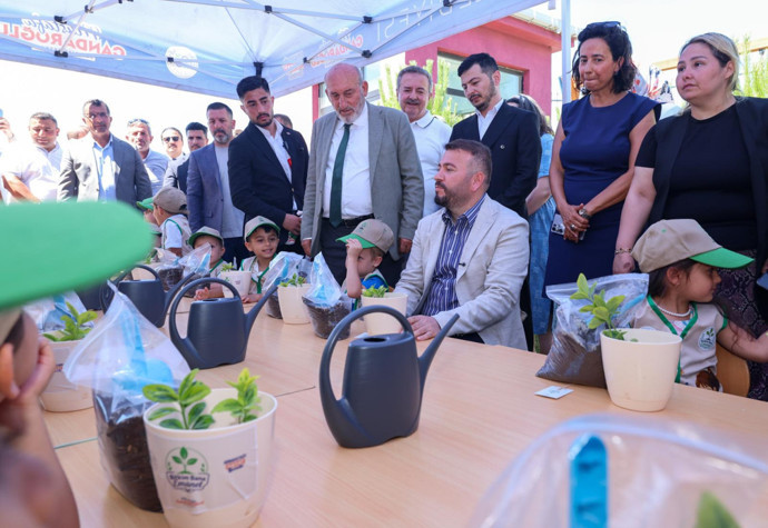 “Bitkim Bana Emanet” projesiyle çocuklar doğayla buluşuyor! Başkan Candaroğlu: Geleceğe en kıymetli miras doğayı seven nesiller - Resim : 1