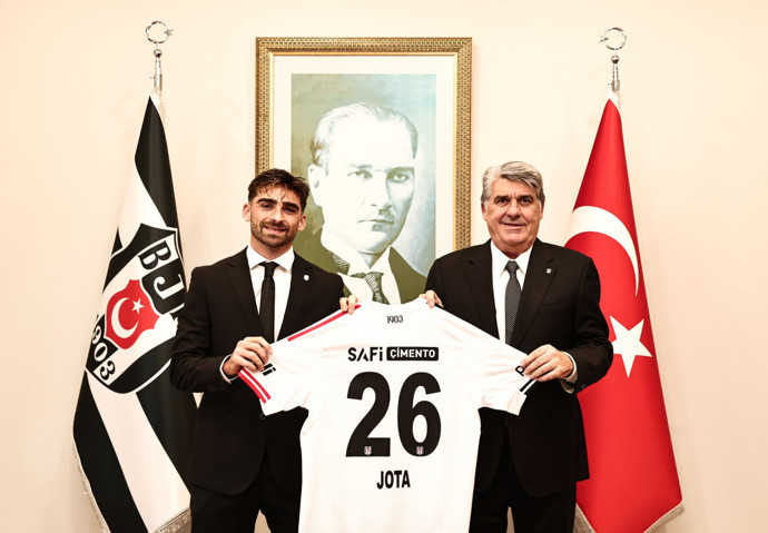 Beşiktaş yeni transferini duyurdu! Satın alma opsiyonuyla kiralandı - Resim : 1