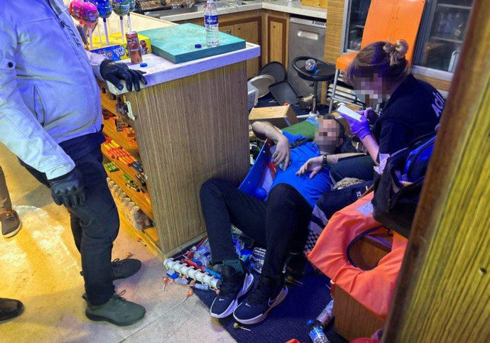 Beşiktaş - Üsküdar motoru, kargo gemisi ile çarpıştı: Korku dolu anlar kamerada - Resim : 1