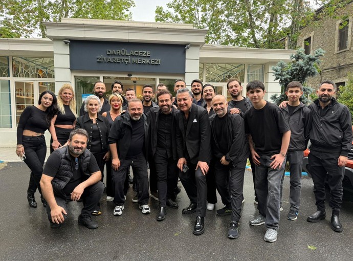 Ünlülerin berberi Şükrü Dudu ‘İyilik iyidir’ deyip dükkanı kapattı, Darülaceze’ye gitti… Bayram öncesi gönüllere dokundu! - Resim : 3