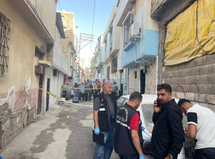 Kardeş kavgasında kan aktı! Abisini boğazından bıçaklayarak katletti - Resim : 1