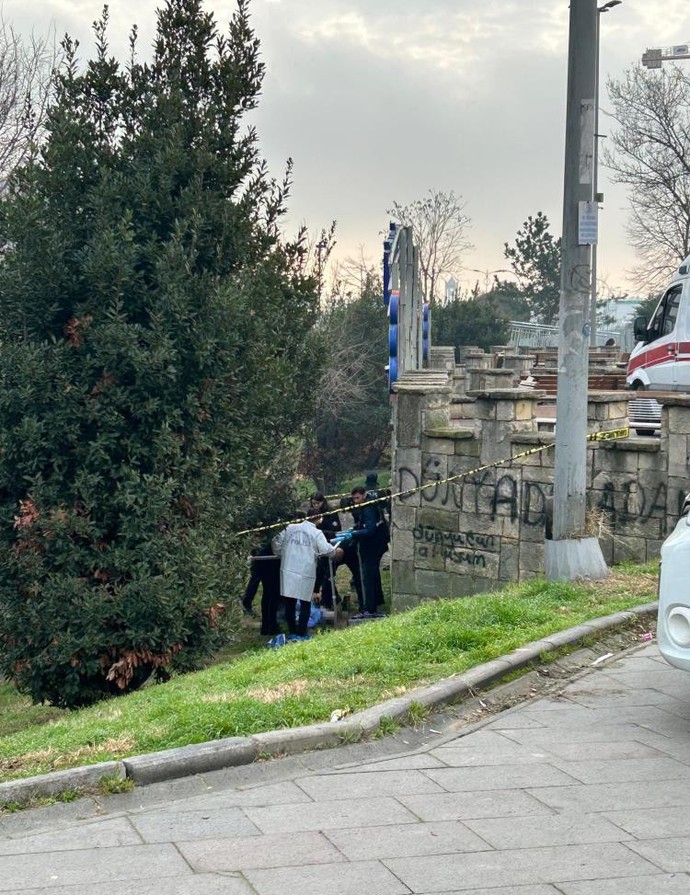 Bayrampaşa'da parkta intihar: Sanal kumar bu kez sadece para değil can aldı! - Resim : 1