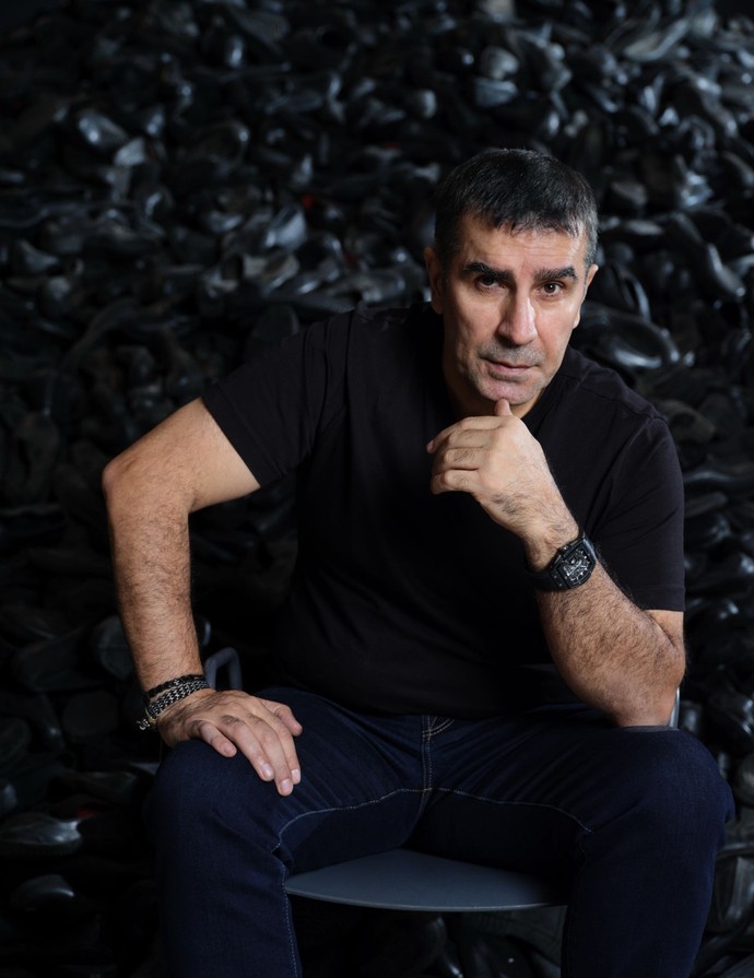 “Çağdaş sanatın gökyüzüne Türkiye’den bir yıldız eklendi!” Ahmet Güneştekin’in “Alfabe Lahitleri” İtalya'nın saygın gazetesi Corriere Della Sera’nın kapağında - Resim : 3