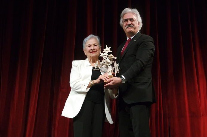 Usta sanatçı Feyha Çelenk hayatını kaybetti - Resim: 3