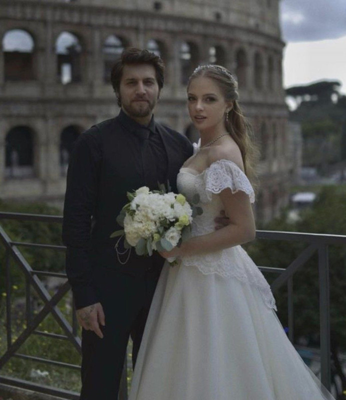 İpek Filiz Yazıcı ile Ufuk Beydemir boşandı mı? Sosyal medya hesabından açıkladı - Resim: 2