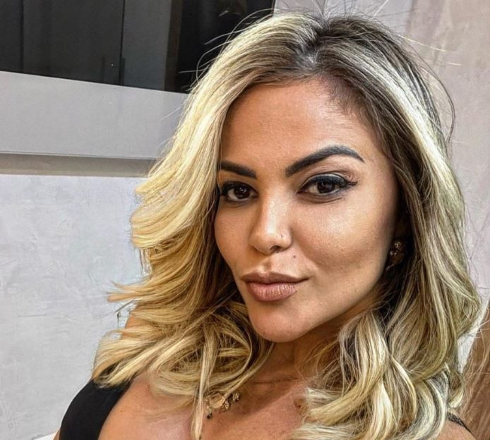 Akciğer kanseriyle mücadele eden ünlü şarkıcıdan acı haber! 42 yaşında hayatını kaybetti - Resim: 2