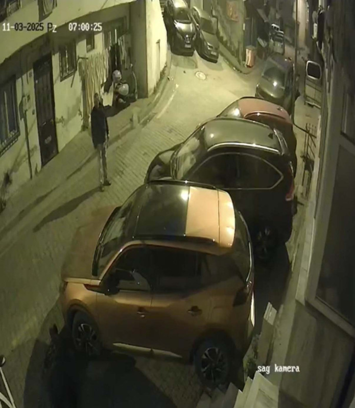 Kağıthane'de şüpheli ölüm! Akıllı saati 112'yi aradı! Yoldan geçen bir kişi yardım etmek yerine gitti... - Resim: 4