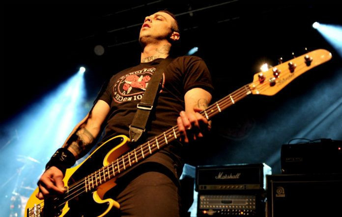 Beyin kanseriyle mücadele ediyordu! Ünlü müzisyen 47 yaşında hayatını kaybetti - Resim: 3