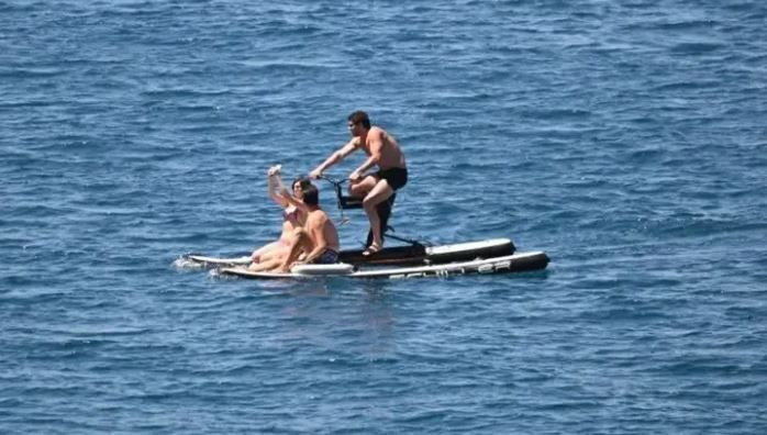 Sezon finalinden sonra aşk tatili! Taşacak bu Deniz'in aşıkları plajda yakalandı! Romantik dakikalar - Resim: 2