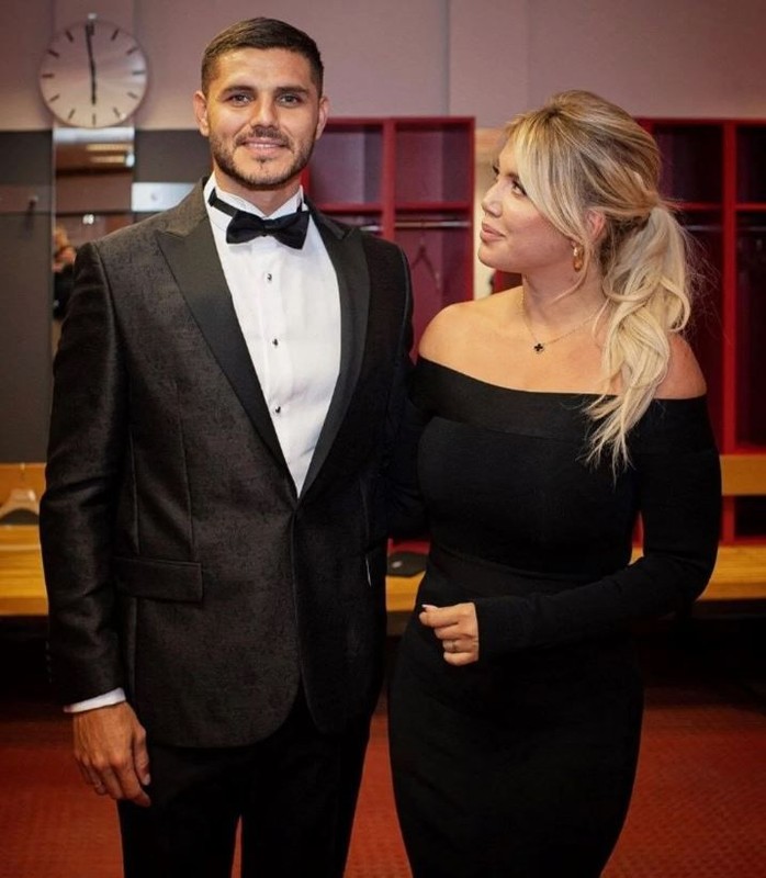 Wanda Nara'dan ortalığı kasıp kavuran paylaşım! Üstsüz bir şekilde poz verdi, o hali sosyal medyada tepki çekti - Resim: 1