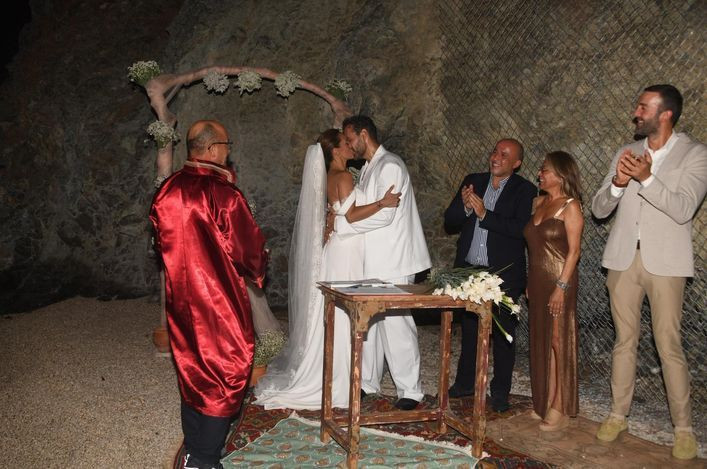 Apar topar nikah masasına oturmuştu! Bestemsu Özdemir'in hamilelik iddialarına nikah şahidi son noktayı koydu - Resim: 1