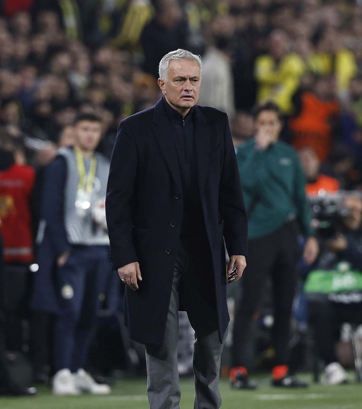 Mourinho’dan Rangers maçı için bomba karar! Fenerbahçe'de iki yıldızdan biri yedeğe geçecek! 12 milyon euroluk yıldız ilk 11’de başlayacak - Resim: 2