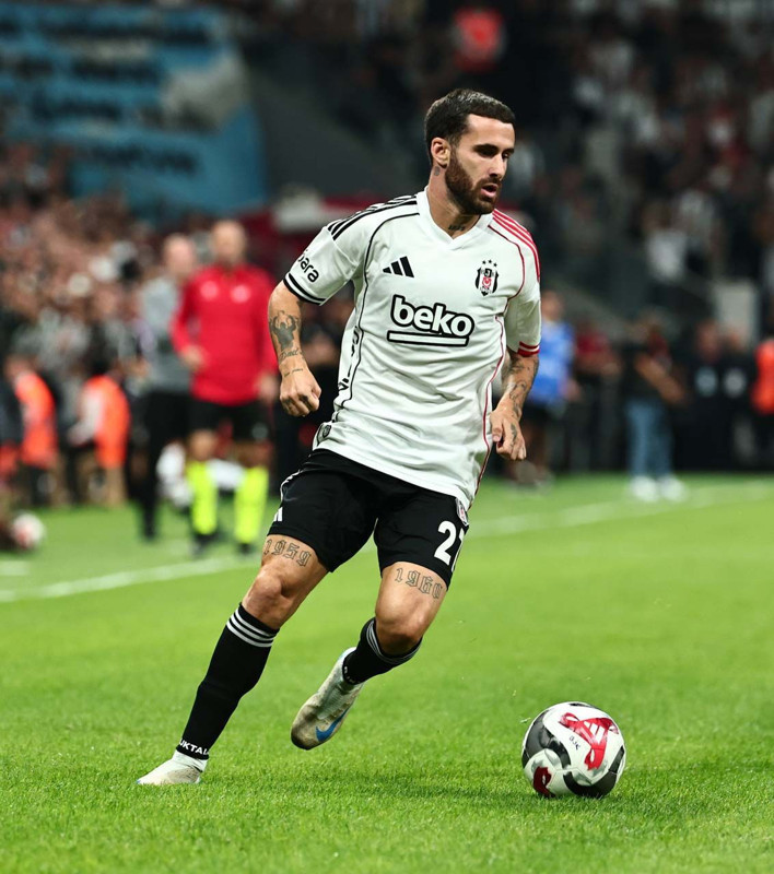 Beşiktaş’ta beklenen oldu! Rafa Silva’dan herkesi şaşırtan hareket! - Resim: 8