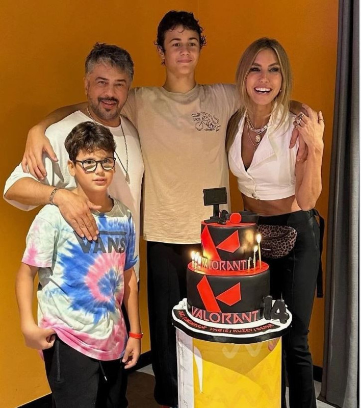 Emre Altuğ'dan yıllar sonra gelen itiraf! "Yakışıklıyım diye rol vermediler" - Resim: 5