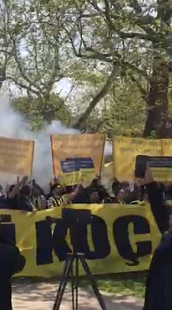 Fenerbahçe taraftarları toplandı! Başkan Ali Koç’a istifa çağrısı! - Resim : 1