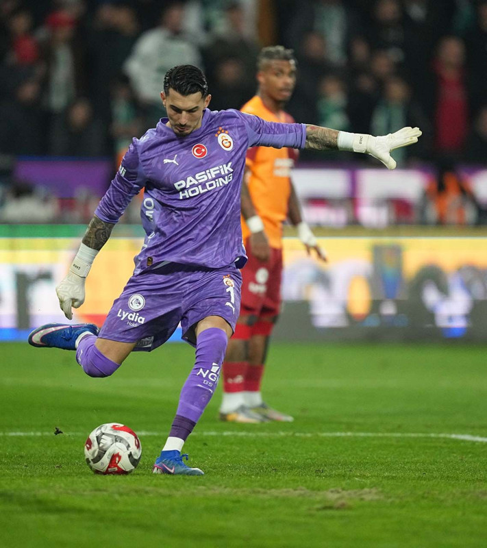 Yılın transfer bombası patladı! Dünya devi Uğurcan Çakır’ı istiyor! 30 milyon euroyu gözden çıkardılar - Resim: 5