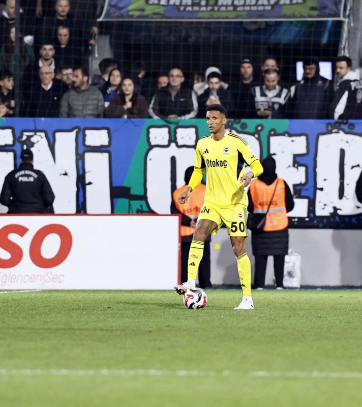 Fenerbahçe’de karar verildi! 3 yabancı futbolcu devre arası gidiyor! Beşiktaş derbisi o ismin son maçı olacak! - Resim: 8