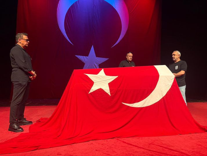 Usta oyuncu Zihni Göktay'a acı veda: Son yolculuğuna uğurlanıyor - Resim : 3