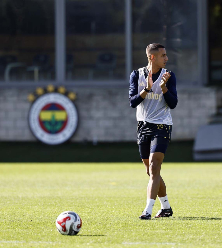 Fenerbahçe’de Tedesco neşteri vurdu! Şok rapor ortaya çıktı! 6 yıldızın bileti kesildi - Resim: 9