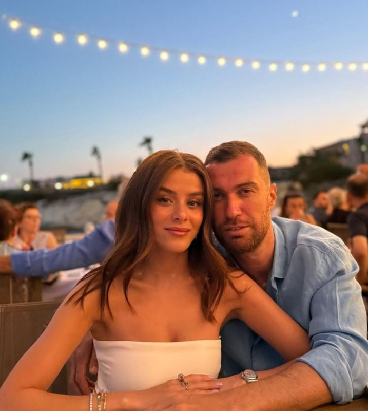 İlayda Alişan'dan 2. yıl kutlaması! Aşka geldi, Oğulcan Engin ile romantik pozlarını paylaştı - Resim: 4