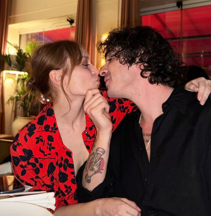 Nilperi Şahinkaya 37 yaşına girdi! Sevgilisinin hazırlattığı pasta olay yarattı - Resim: 2