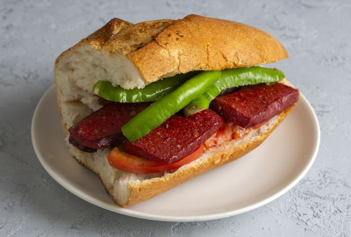 Bize neleri neleri "sucuk" diye yedirmişler! Bunlara bakmadan sakın ağzınıza 1 dilim sucuk koymayın - Resim: 1