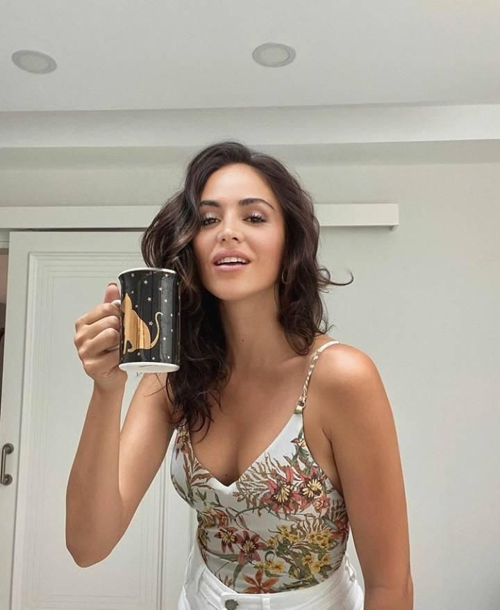 Survivor Berna Keklikler kırmızı mini elbisesiyle nefes kesti! - Resim: 3