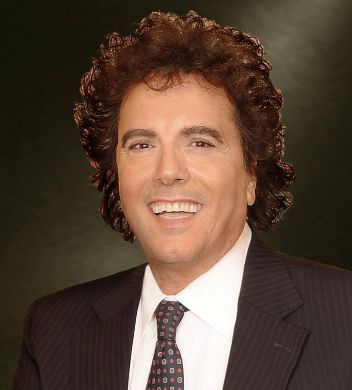 Ünlü şarkıcıdan acı haber! 82 yaşında hayatını kaybetti - Resim: 4