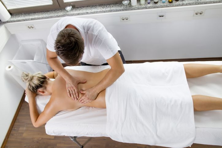 Ünlü oyuncuya masaj salonunda büyük şok! Erkek masöz zorla cinsel ilişkiye girdi - Resim: 3