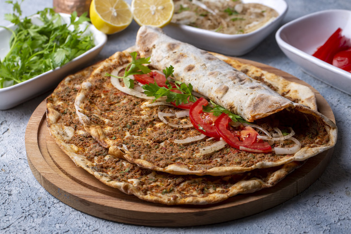 50 TL'ye satılan lahmacun gündem olmuştu! Ünlü şef tv100 yayınında tartışmaya nokta koydu: İlçe ilçe, köy köy geziyorum... - Resim : 4