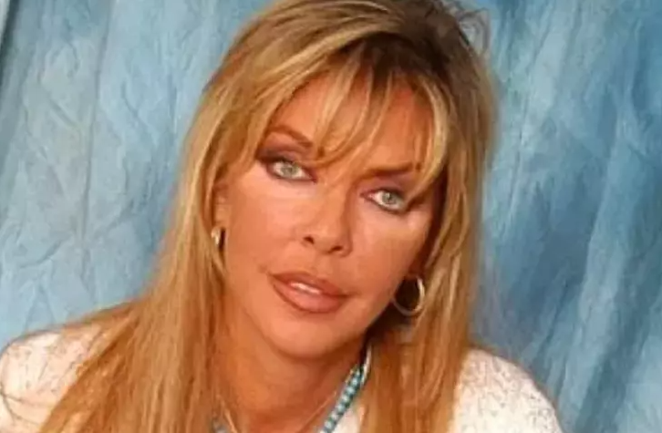 Yeşilçam yıldızı Ahu Tuğba yoğun bakımdan çıktı, taburcu edildi! Kaza  geçiren efsane yemek yiyemiyor, mamayla besleniyor! - Magazin Haberleri -  TV100