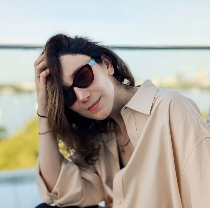 Eski cinsel içerikli yetişkin film yıldızı Sibel Kekilli'den cesur poz. Kırmızı iç gösteren bir bluzuyla göğüs dekoltesi ortaya çıktı. Hayranları şaşırdı - Resim: 23